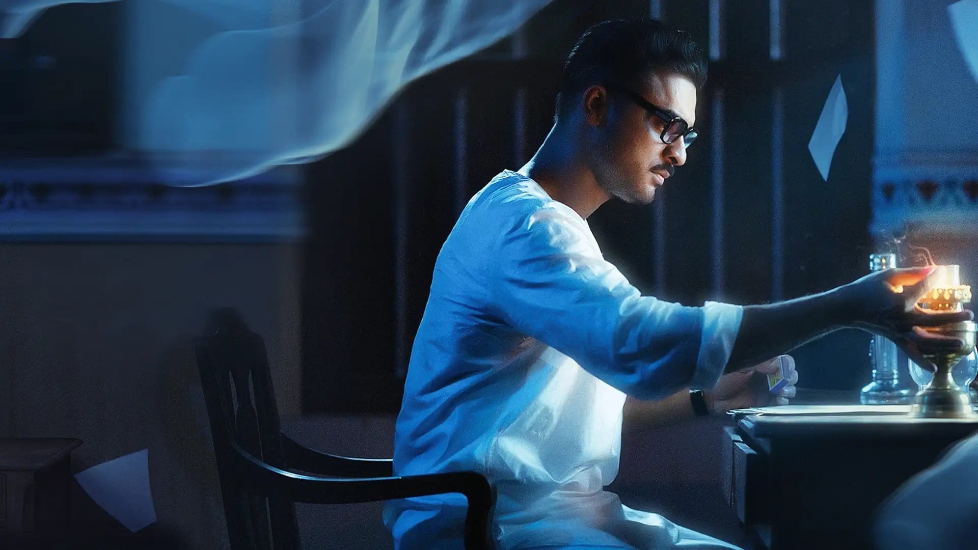 فیلم درخشش آبی Neelavelicham 2023